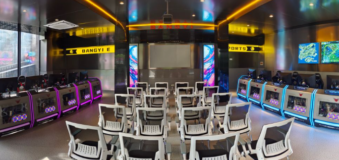 电竞学校像个高端网吧 电竞培训机构